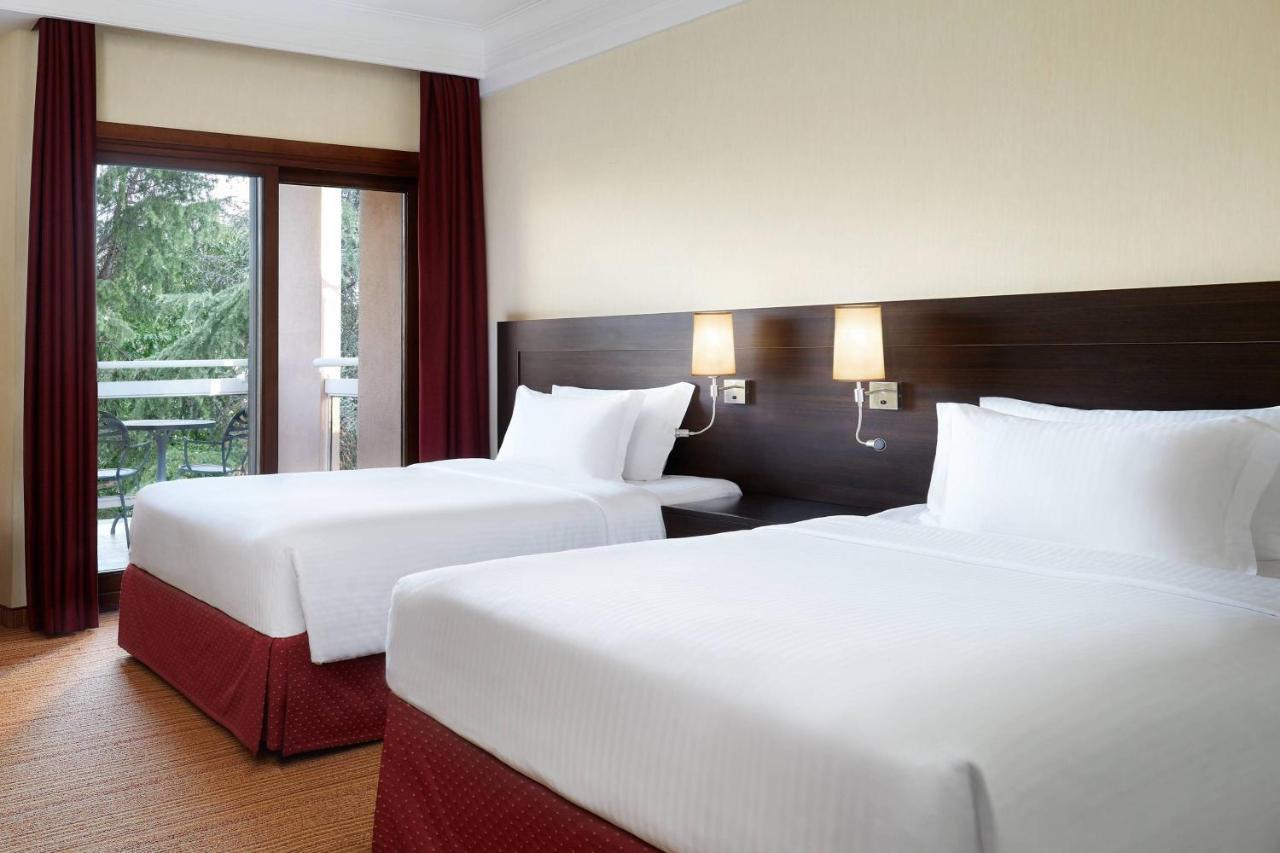 Courtyard By Marriott Park Hotell