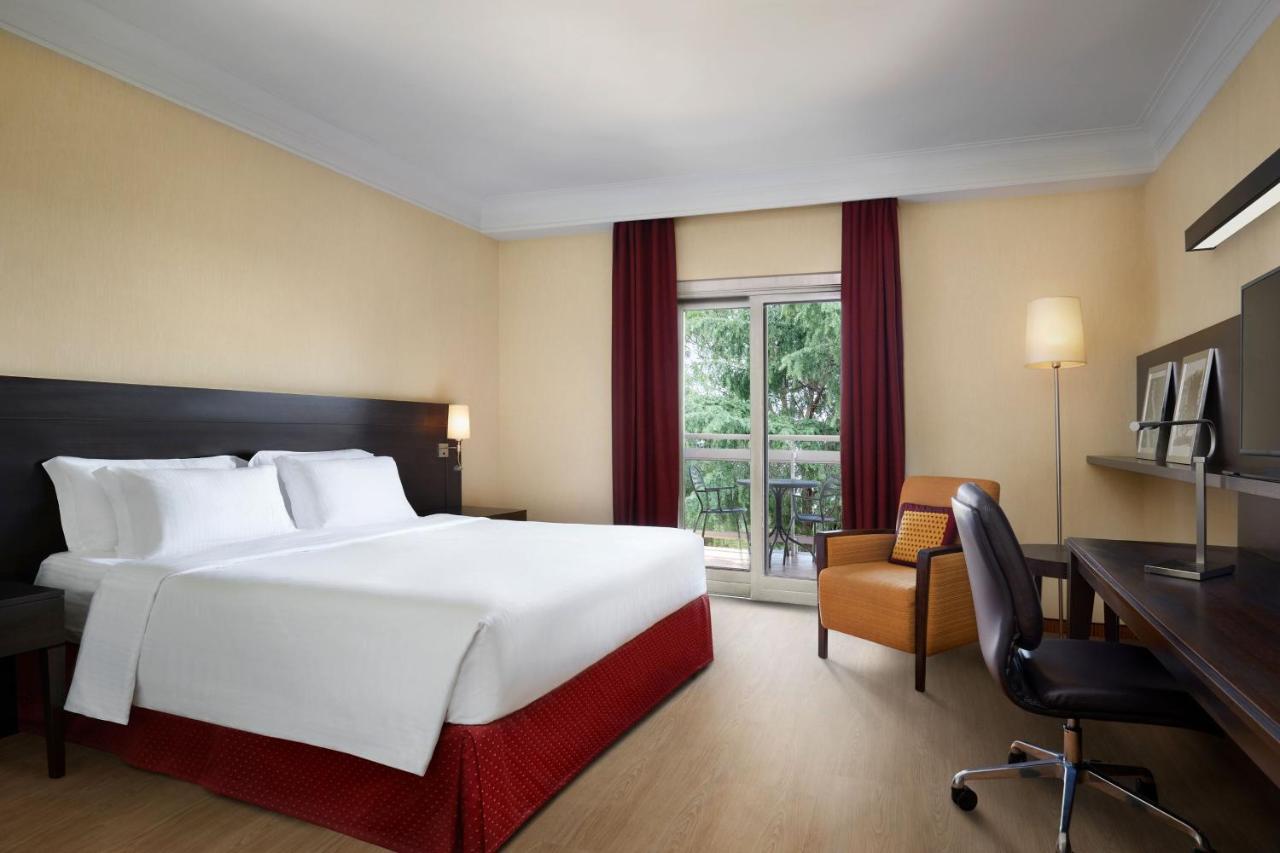 Courtyard By Marriott Park Rom