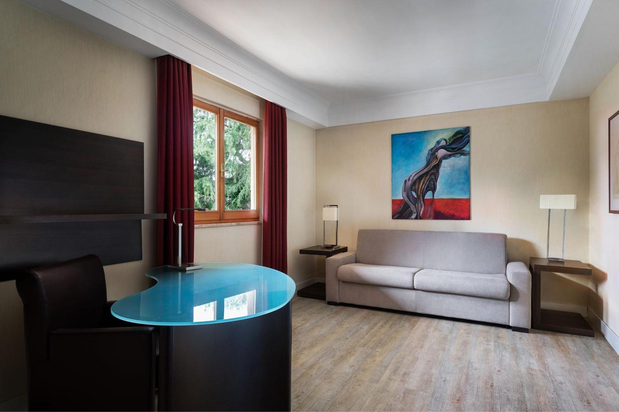 Courtyard By Marriott Park Rom