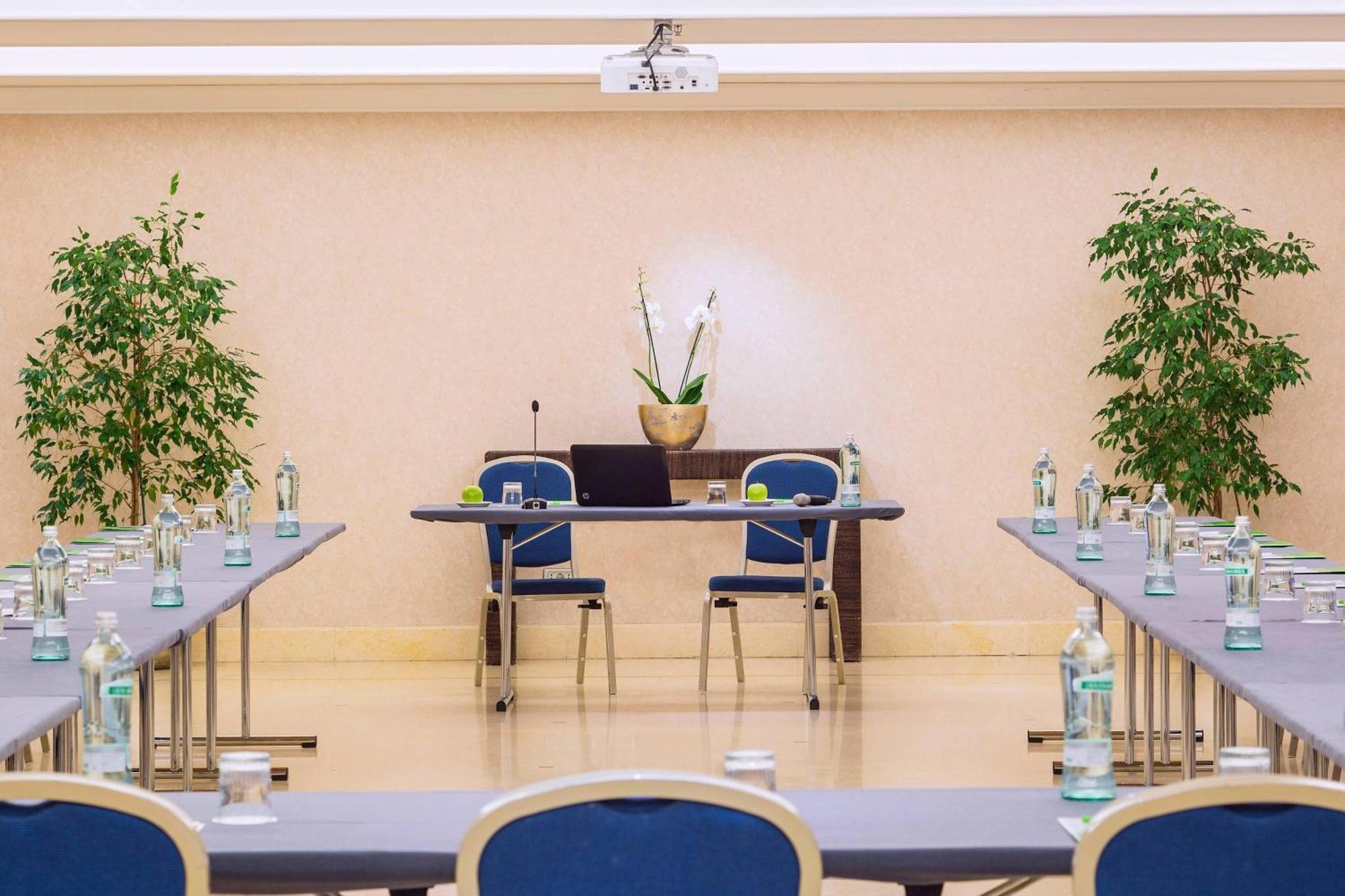 Courtyard By Marriott Park Rom
