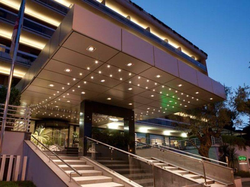 Hotell Courtyard By Marriott Park