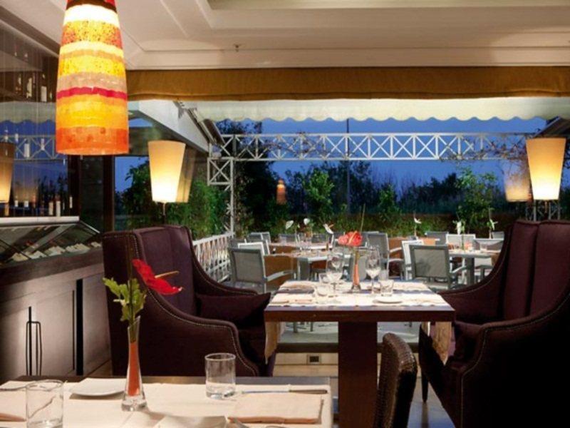Courtyard By Marriott Park Rom