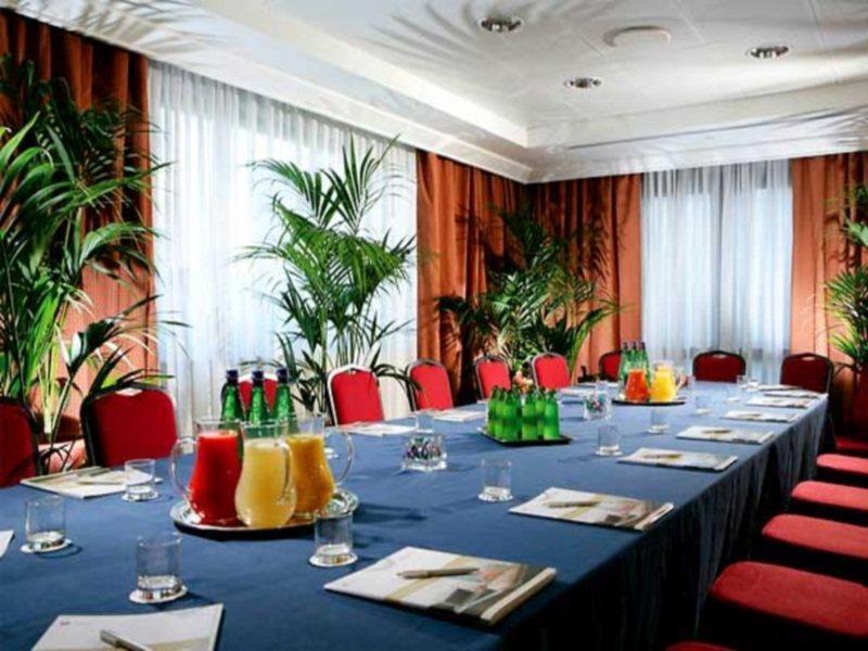 Hotell Courtyard By Marriott Park